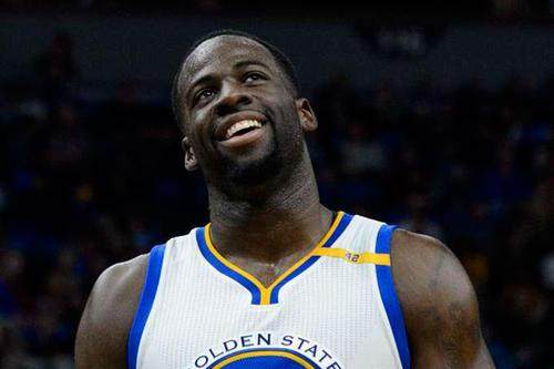 格林：库里防守比以前好多了 以前总是漏人乱伸手